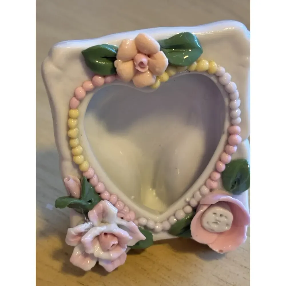 VTG 80s 3D Photo Frame Pink Roses Heart Victorian Porcelain Standing Cottage
